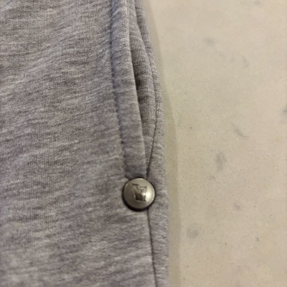 Vuori light weight women's jogger - Picture 3 of 6